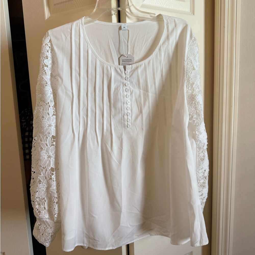 Elegant White Lace Sleeve Blouse 1